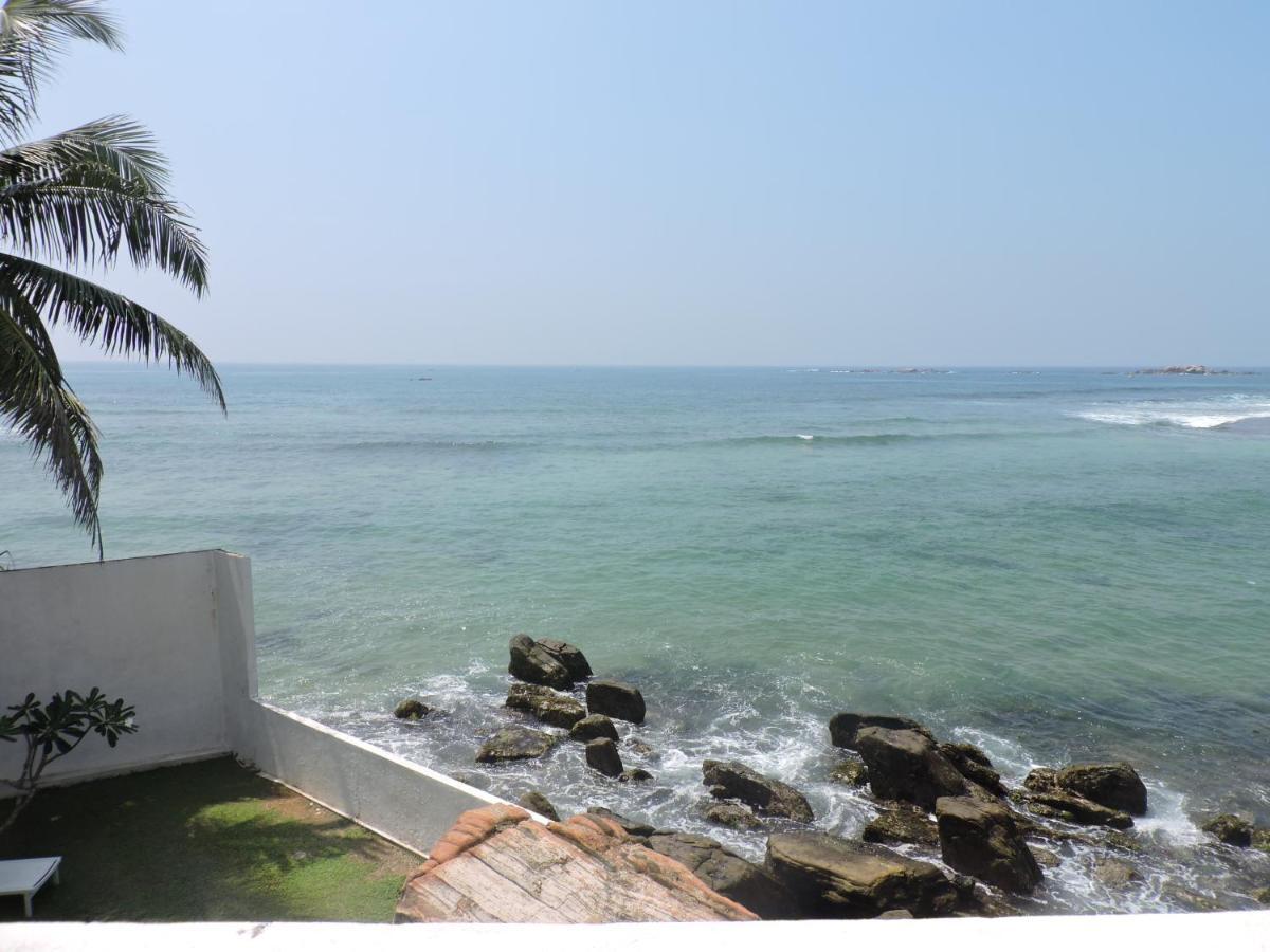 Galle Henna Beach House Bed & Breakfast Unawatuna Exterior photo